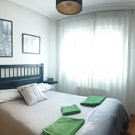 Apartamento "Los Prados" Wifi Y Parking Oviédo Exterior foto