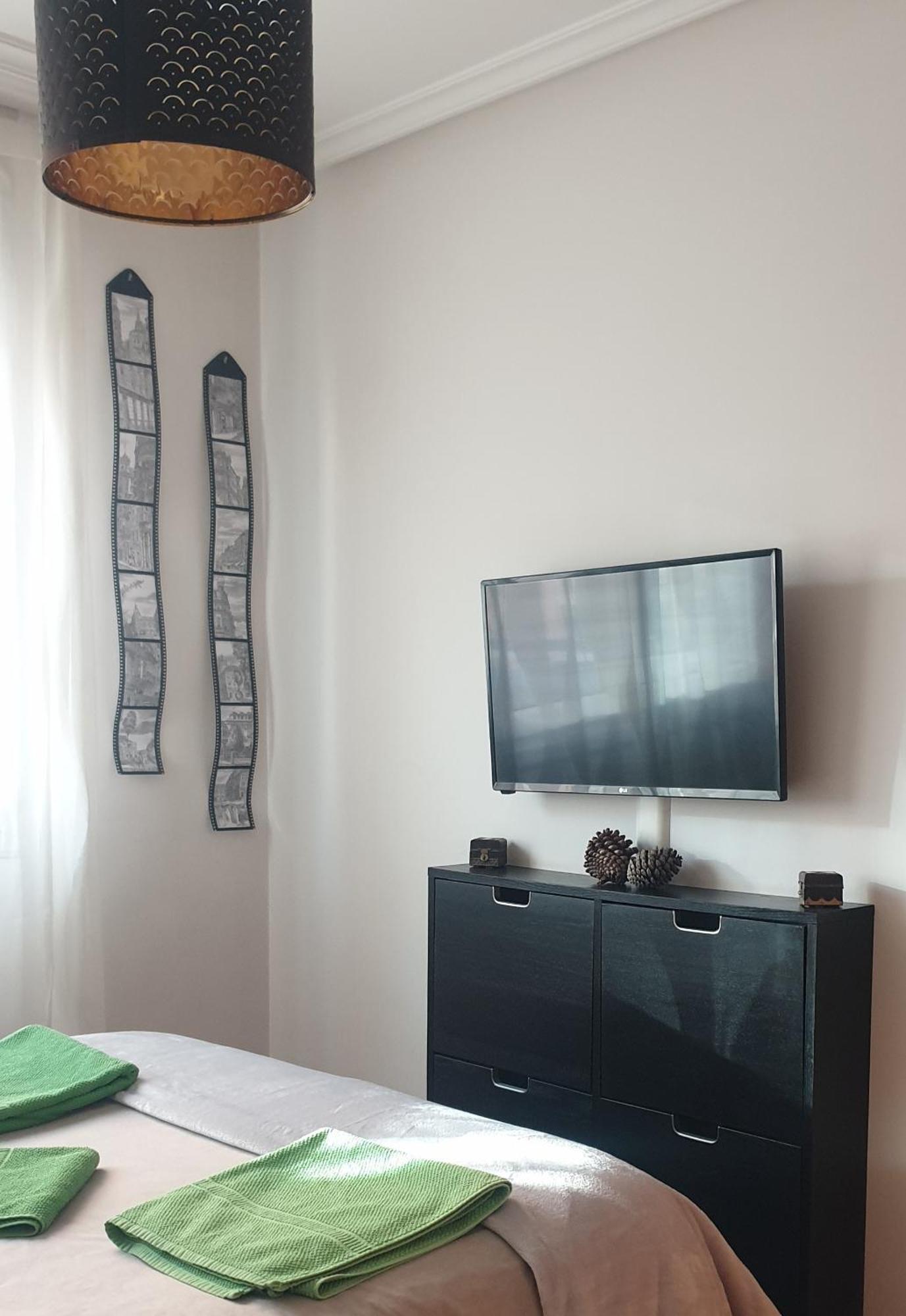 Apartamento "Los Prados" Wifi Y Parking Oviédo Exterior foto