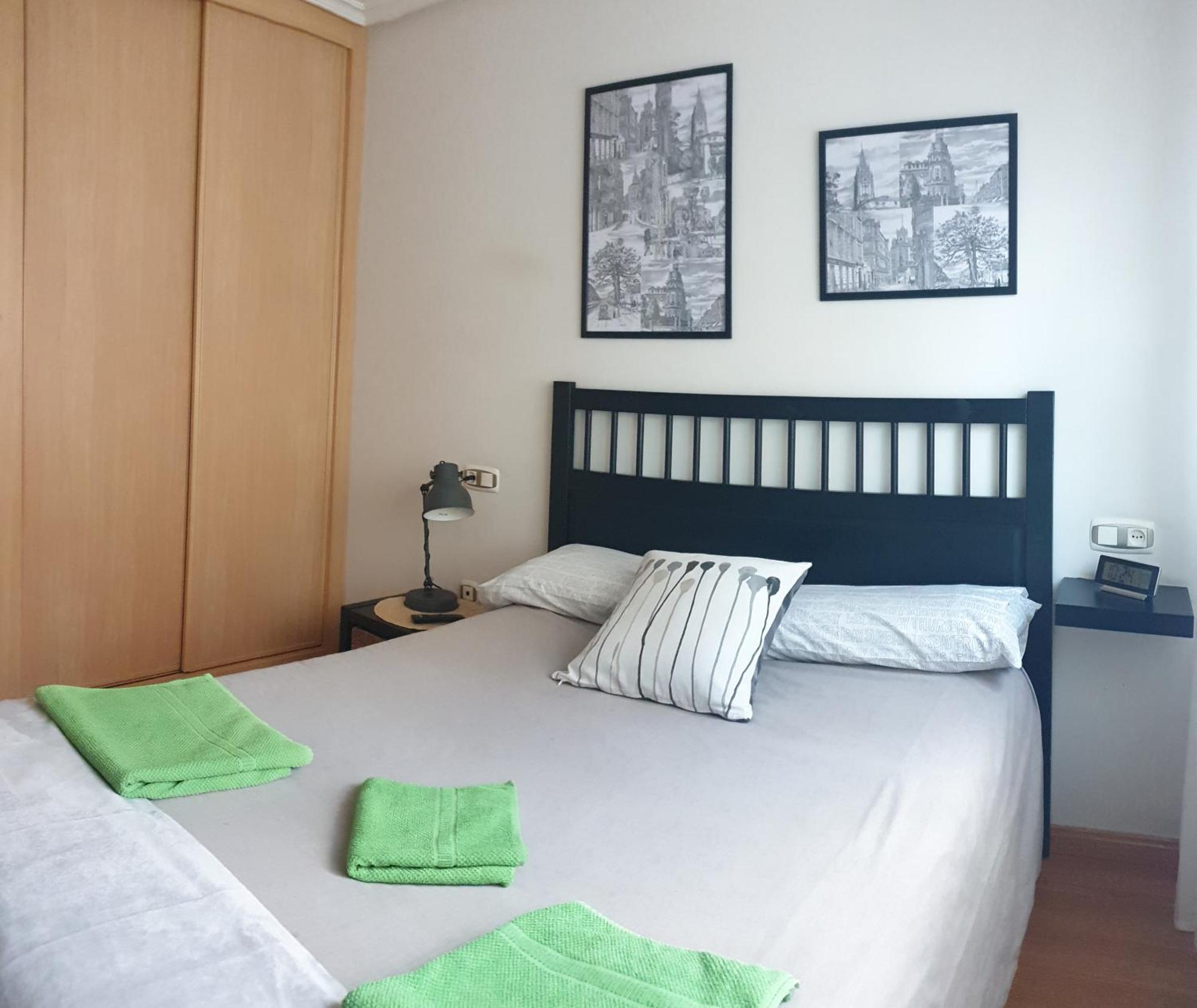 Apartamento "Los Prados" Wifi Y Parking Oviédo Exterior foto